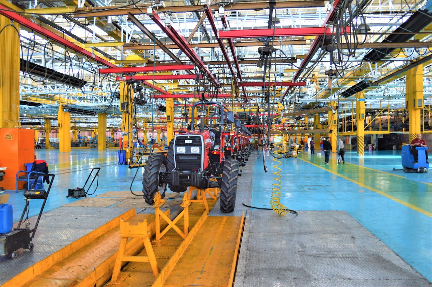 Enhancing Operations in Manufacturing Facilities with Two-Way Radios