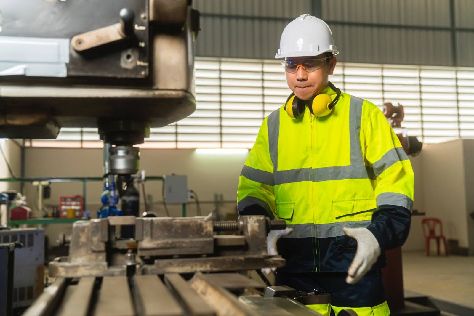 From Visibility to Response: Ensuring Lone Worker Safety with GPS Tracking